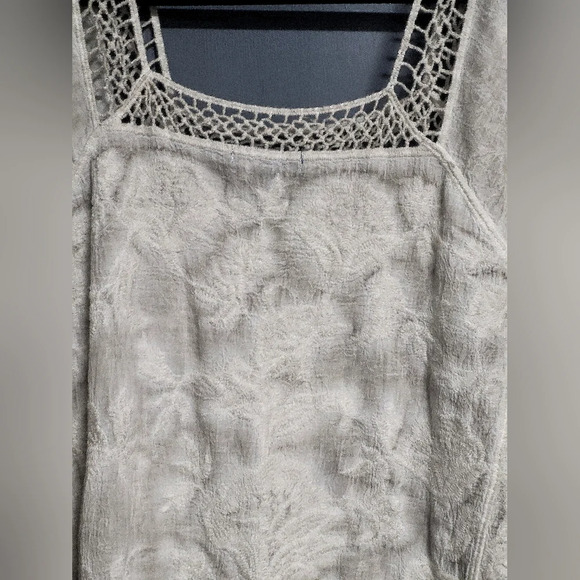 ❤️Democracy- EUC - Beige Top with Rose Prints,3/4 Flutter Sleeves, Cold Shoulder - Picture 5 of 7